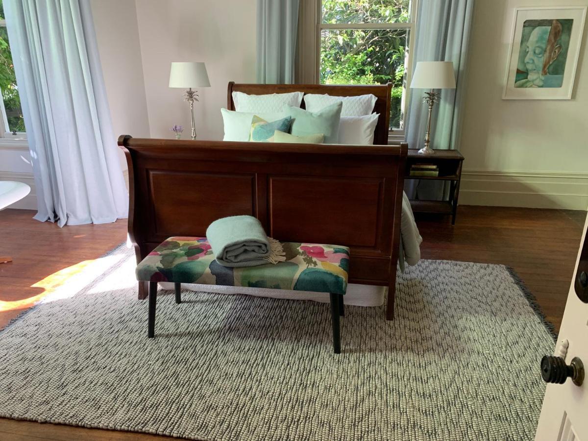 The Vicarage Boutique Bed And Breakfast Oamaru Eksteriør billede